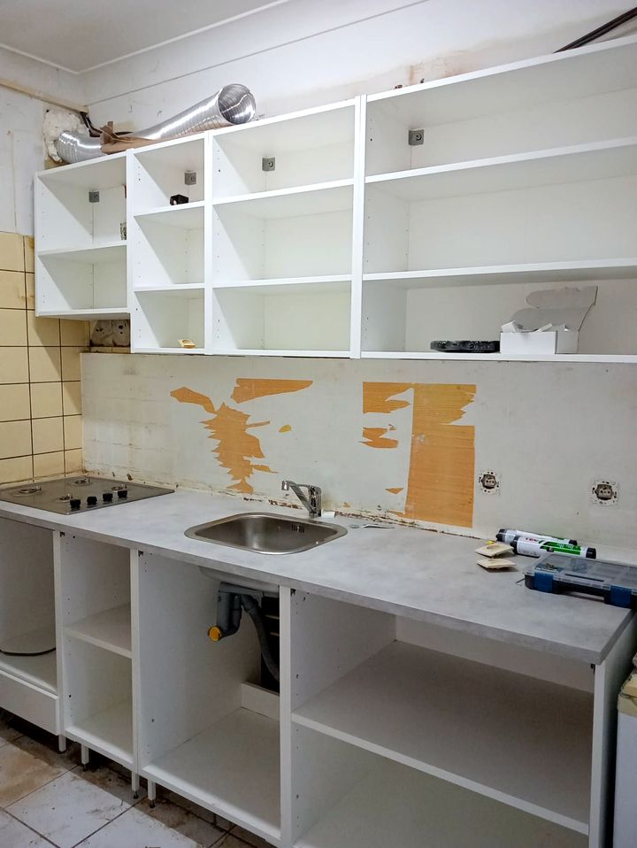 New kitchen units installed before the worktop